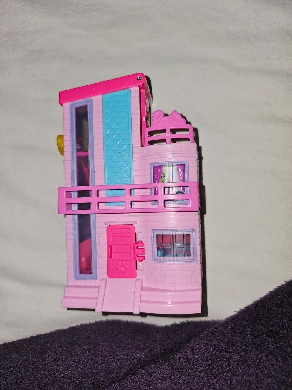 Polly Pocket Barbie Dreamhouse Compact Dollhouse Playset